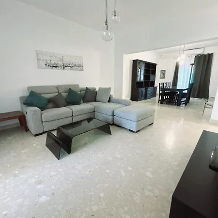 Luxury Sea View Villa *